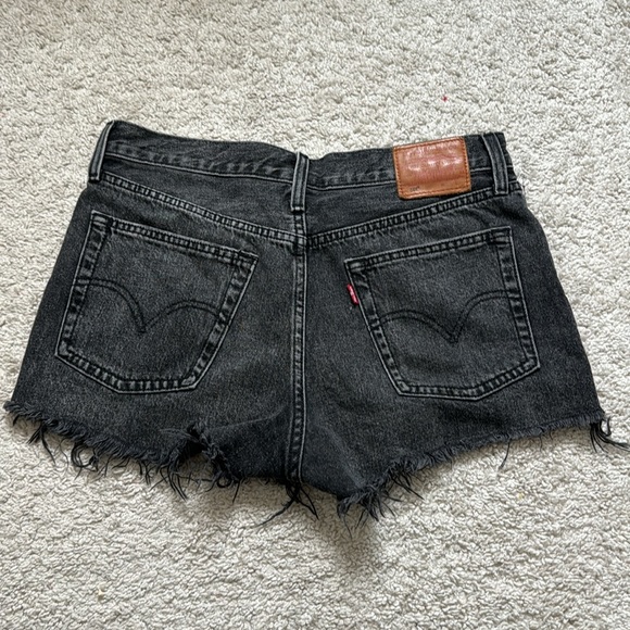 Levi’s 501 cut offs - Picture 2 of 3